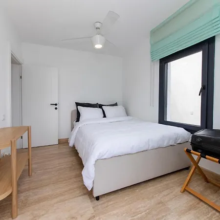 Spacious With Terrace And Sea View In Bodrum Giris