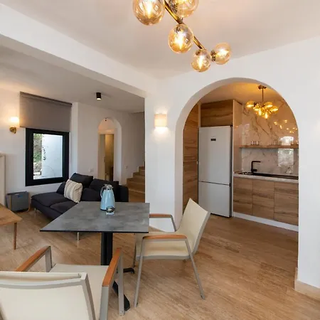 Spacious With Terrace And Sea View In Bodrum Willa Giris